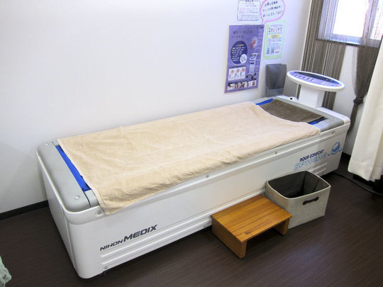 「姫路市の鍼灸整骨院一心堂 ウォーターベッド型マッサージ機｜全身を包み込むように水圧でマッサージするリラックス機器」